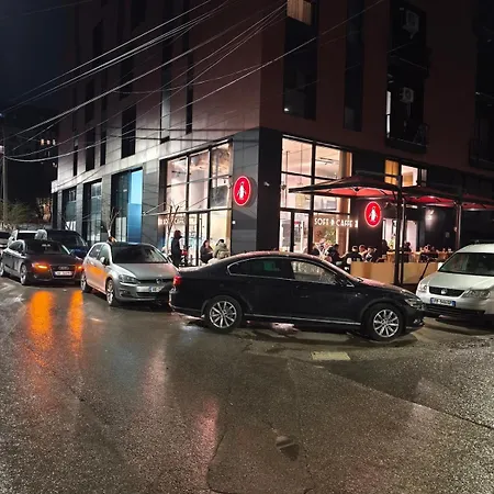 Red School New Bazaar Apartman