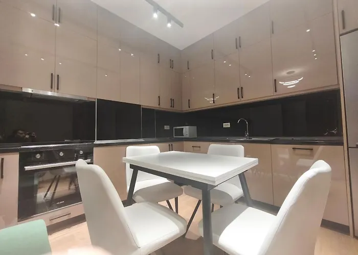 Apartman Red School New Bazaar Tirana